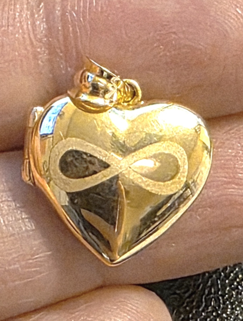 18k Gold Heart Infinity Locket Pendant